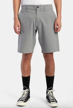 Balance Hybrid Short - Black - 20"
