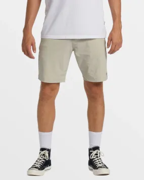Crossfire 19 Submersible Shorts - Moon